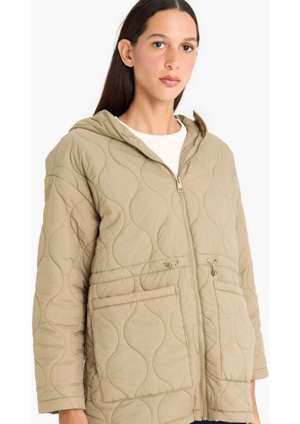 Su Geçirmez Regular Fit Kapüşonlu Fermuarlı Kapitoneli Mont E8693AX25AU