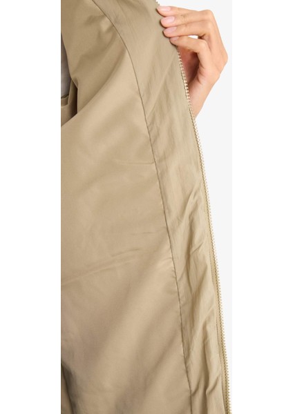 Su Geçirmez Regular Fit Kapüşonlu Fermuarlı Kapitoneli Mont E8693AX25AU