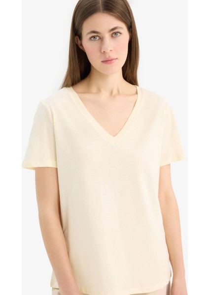 Regular Fit V Yaka Basic Düz Penye Kısa Kollu Tişört W9578AZ25SP