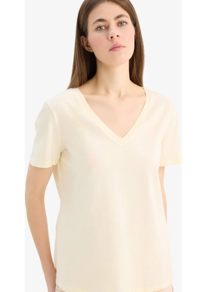 Regular Fit V Yaka Basic Düz Penye Kısa Kollu Tişört W9578AZ25SP