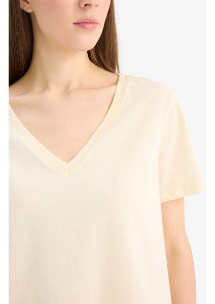 Regular Fit V Yaka Basic Düz Penye Kısa Kollu Tişört W9578AZ25SP