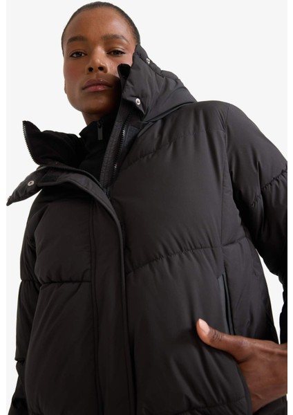 Su İtici Regular Fit Yarım Polar Astarlı Kapüşonlu Fermuarlı Kışlık Mont A1553AX25WN