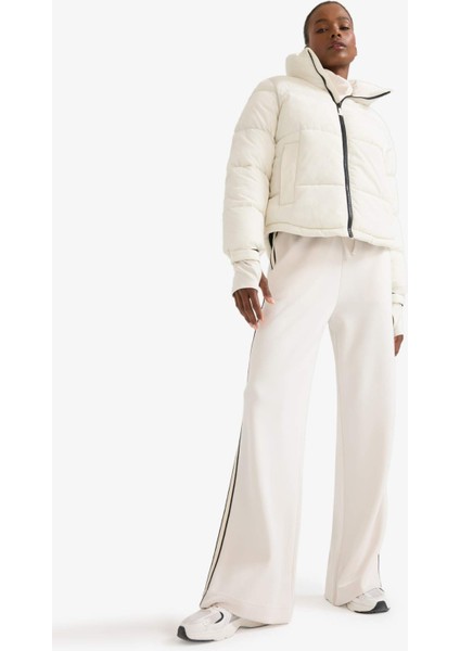 Su İtici Regular Fit Dik Yaka Fermuarlı El Geçmeli Cepli Şişme Mont Z1438AZ25WN