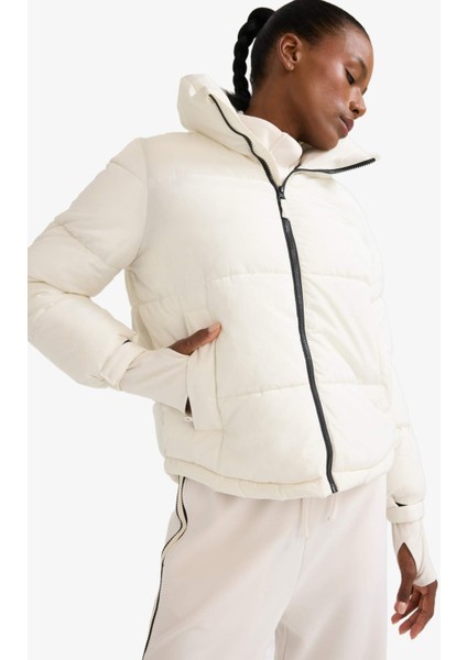 Su İtici Regular Fit Dik Yaka Fermuarlı El Geçmeli Cepli Şişme Mont Z1438AZ25WN