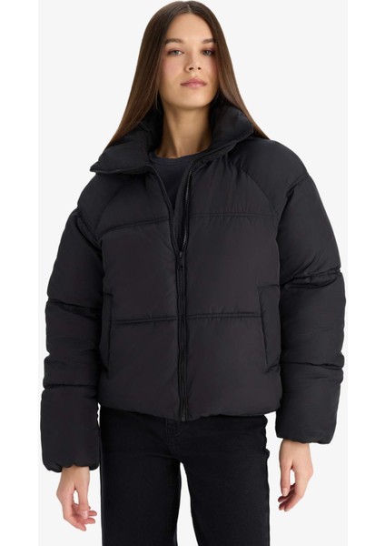 Su Geçirmez Regular Fit Dik Yaka Fermuarlı Şişme Mont