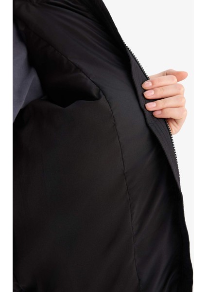 Su Geçirmez Regular Fit Dik Yaka Fermuarlı Şişme Mont