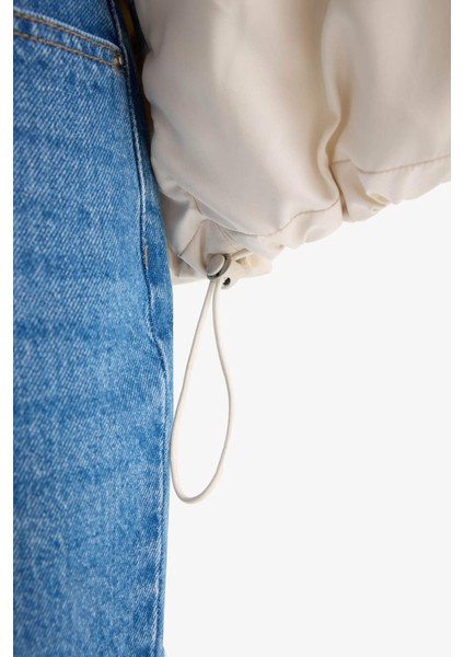 Su Geçirmez Regular Fit Dik Yaka Fermuarlı Şişme Mont E8690AX25AU