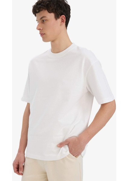 %100 Pamuk Relax Fit Bisiklet Yaka Kısa Kollu Basic Düz Beyaz Tişört D3673AX25SM