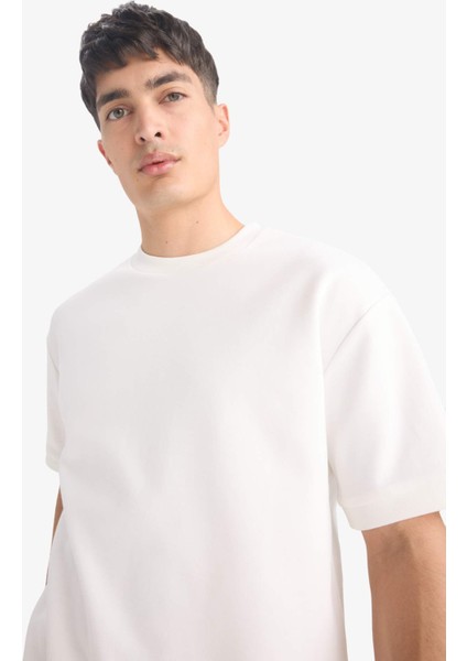 Oversize Geniş Kalıp Bisiklet Yaka Ağır Kumaş Basic Düz Kısa Kollu Beyaz Tişört B6494AX25AU