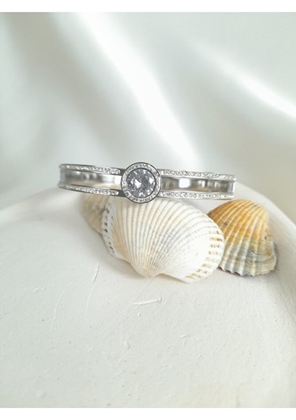 Zirkon Taşlı Çelik Kelepçe Bileklik – Gümüş Renk, Şık Tasarım