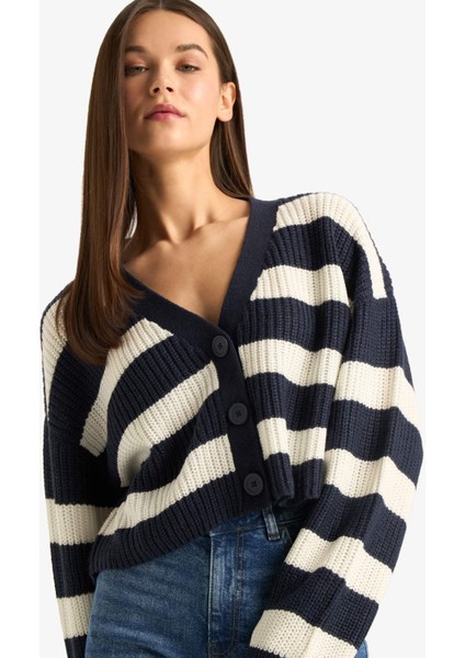 Regular Fit V Yaka Çizgili Düğmeli Triko Hırka