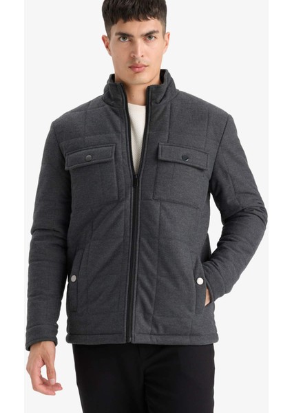 Slim Fit Dar Kesim Dik Yaka Astarlı Fermuarlı Cepli Kışlık Şişme Penye Mont E7888AX25AU