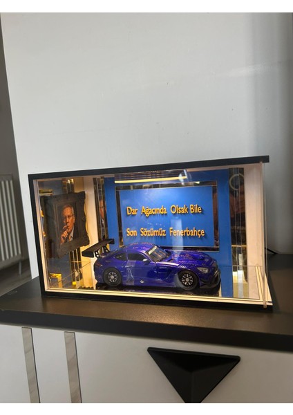 Garaj Seti 1:18 Fenerbahçe Temalı Dekoratif Araba ve Vitrin Seti | Işıklı Koleksiyonluk Model | Masaüstü Hediyelik Aksesuar