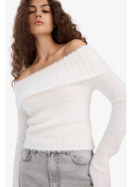 Slim Fit Dar Kesim Açık Omuz Triko Kazak C6301AX25CW