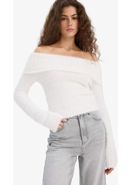 Slim Fit Dar Kesim Açık Omuz Triko Kazak C6301AX25CW