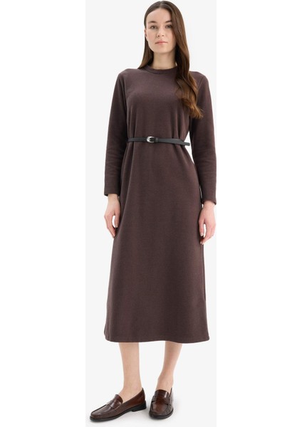 Regular Fit Bisiklet Yaka Basic Düz Kemerli Uzun Kollu Selanik Kumaş Midi Elbise E5790AX25SP