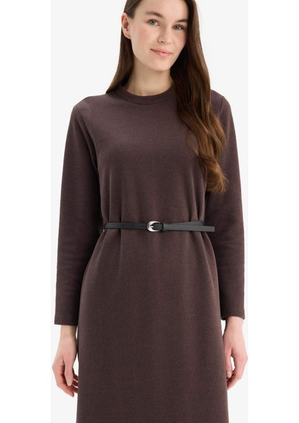 Regular Fit Bisiklet Yaka Basic Düz Kemerli Uzun Kollu Selanik Kumaş Midi Elbise E5790AX25SP