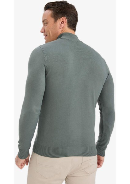 Slim Fit Dar Kesim Balıkçı Yaka Basic Düz Triko Kazak R1127AZ25WN