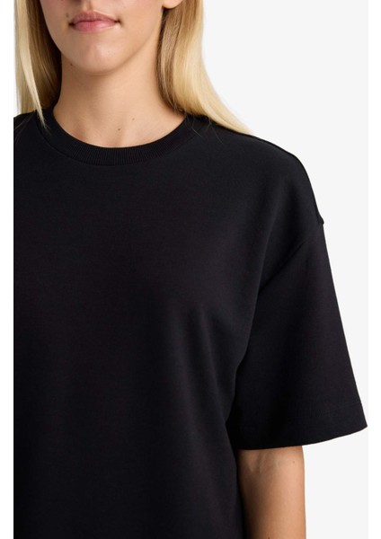 Oversize Geniş Kalıp Bisiklet Yaka Basic Düz Kısa Kollu Tişört