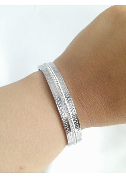 “kadın Çelik Bileklik – Gümüş Renk, Şık ve Dayanıklı Tasarım fiyatları