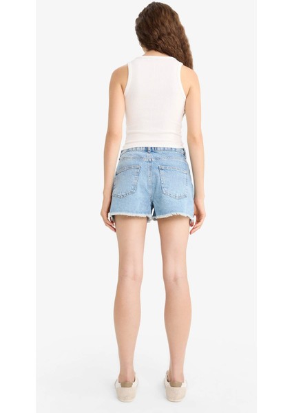 Yüksek Bel Paça Ucu Kesik Jean Şort