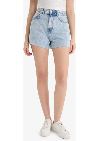 Mom Fit Yüksek Bel Paça Ucu Kesik Jean Şort