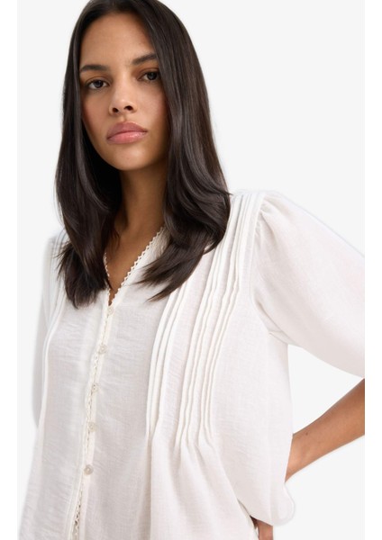 Relax Fit V Yaka Giperli Keten Görünümlü Kısa Kollu Gömlek