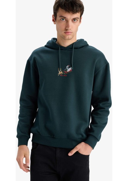 Rick and Morty Boxy Fit Kapüşonlu Sırt Baskılı Sweatshirt F2247AX25WN