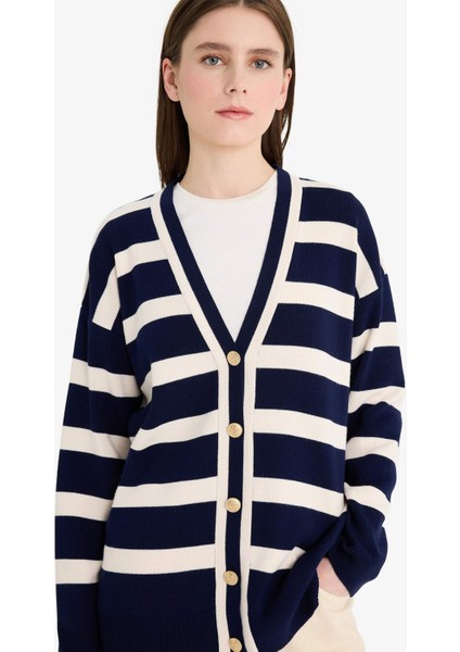 Regular Fit V Yaka Çizgili Düğme Kapmalı Tunik Triko Hırka