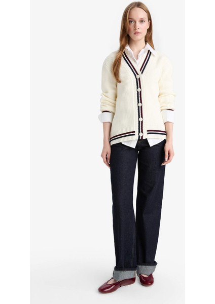 Regular Fit V Yaka Düğmeli Hırka D5030AX25AU