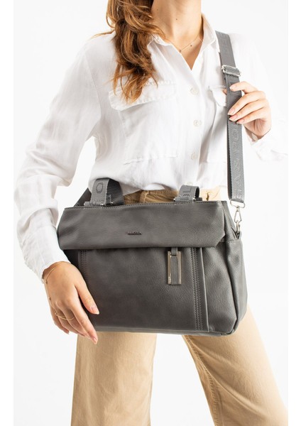 Büyük Boy Kadın Omuz ve Çapraz Çanta – Yumuşak Deri Dokulu, 3 Ana Bölmeli, Çok Cepli ve Günlük Kullanıma Uygun