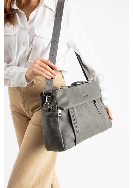 Büyük Boy Kadın Omuz ve Çapraz Çanta – Yumuşak Deri Dokulu, 3 Ana Bölmeli, Çok Cepli ve Günlük Kullanıma Uygun fiyatları