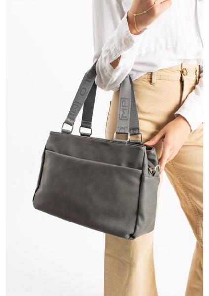 Büyük Boy Kadın Omuz ve Çapraz Çanta – Yumuşak Deri Dokulu, 3 Ana Bölmeli, Çok Cepli ve Günlük Kullanıma Uygun modelleri