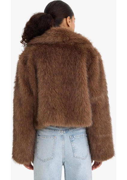 Regular Fit Düğmeli Kısa Suni Kürk F2921AX25WN