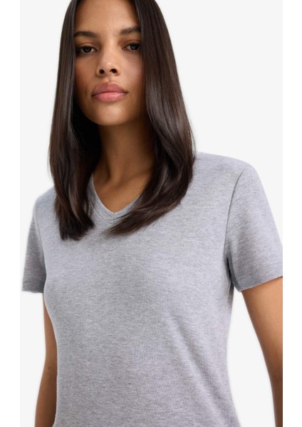 Slim Fit Dar Kesim V Yaka Basic Düz Ribana Kısa Kollu Tişört I1080AZ25SP