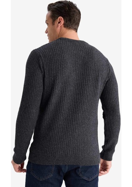 Standart Fit Bisiklet Yaka Basic Dokulu Triko Kazak