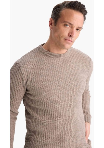 Standart Fit Bisiklet Yaka Basic Dokulu Triko Kazak