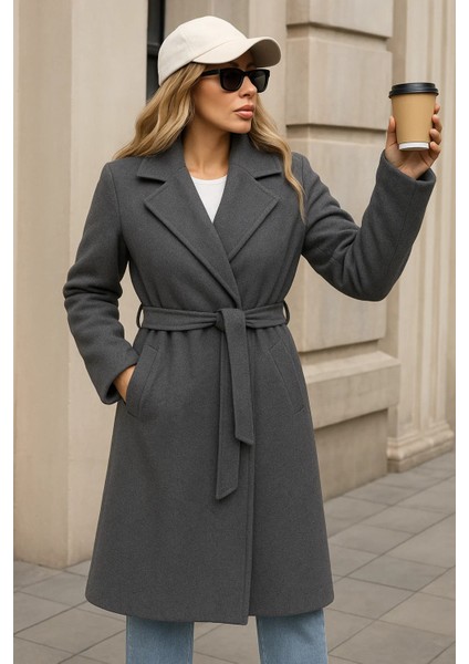 Kadın Kışlık Trend Kuşaklı Uzun Füme Kaşe Kaban