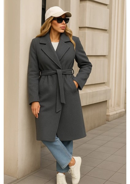 Kadın Kışlık Trend Kuşaklı Uzun Füme Kaşe Kaban modelleri