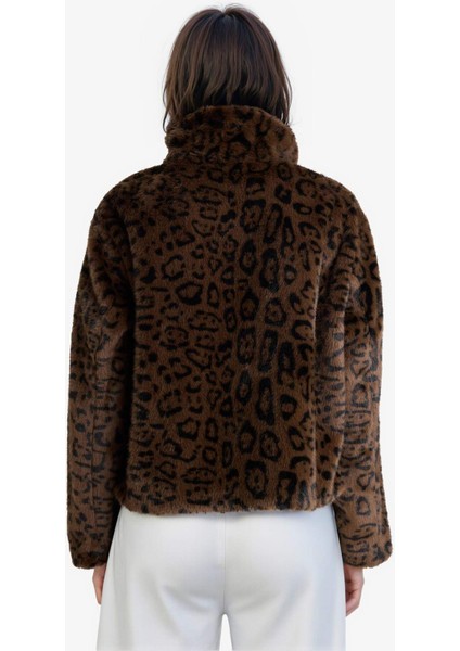 Regular Fit Leopar Desenli Kısa Suni Kürk