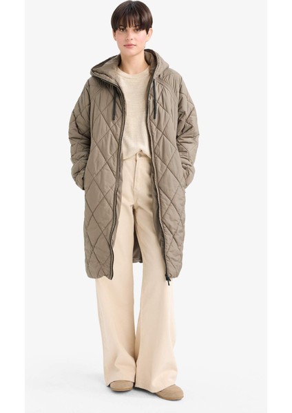 Regular Fit Kapüşonlu Kapitoneli Fermuarlı Parka F2882AX25WN