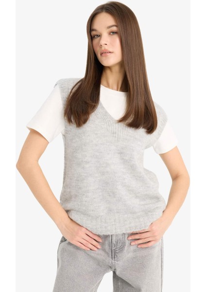 Regular Fit V Yaka Basic Düz Triko Süveter