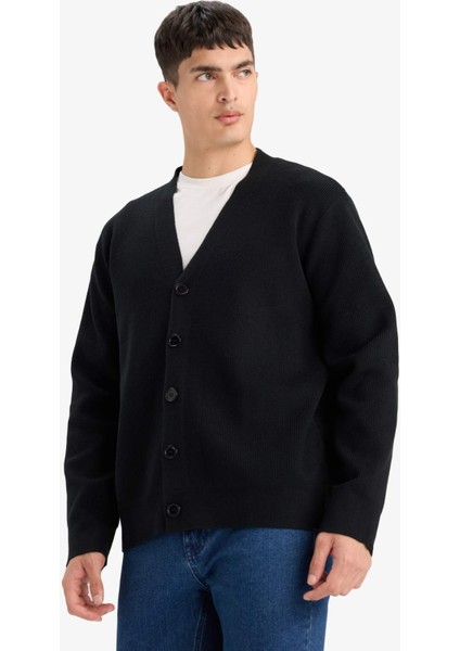 Relax Fit V Yaka Düğmeli Triko Hırka