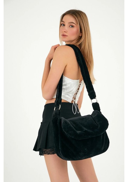Siyah Toscana / Black Renk Peluş Kapaklı Postacı Çapraz Askılı Omuz Okul Çantası fiyatları