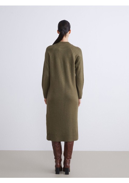 Lcw Yeni Sezon Yeni Sezon Yarım Balıkçı Yaka Yırtmaçlı Triko Elbise fırsatları