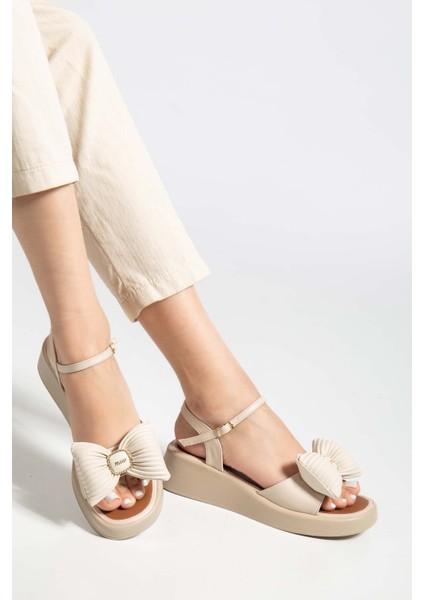 Şişme Fiyonklu Sandalet