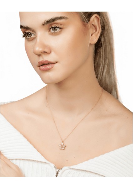 Beyaz Zirkon Taşlı Kar Tanesi Tasarım Altın Renk 925 Ayar Gümüş Kadın Kolye modelleri