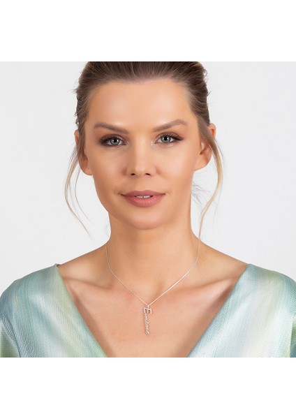 Dikey Tasarım Isme Özel Yazılı 925 Ayar Gümüş Bayan Kolye modelleri