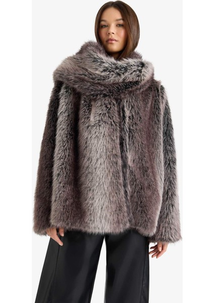 Afra x DeFacto Regular Fit Cepli Atkılı Suni Kürk F5566AX25WN