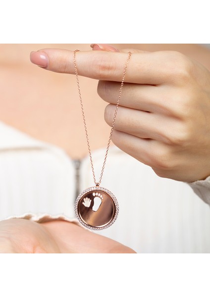 Zirkon Taşlı Bebek El Ayak Detaylı Rose Renk Isme Özel Veya Harf Yazılı 925 Ayar Gümüş Kadın Kolye indirimleri